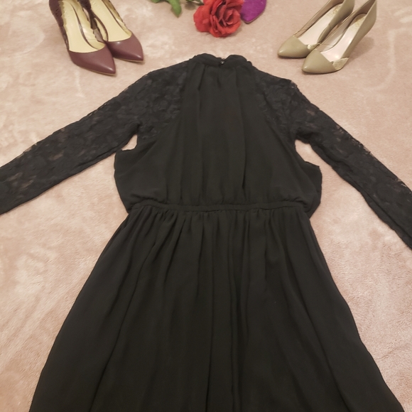 Vero Moda Lace Dress - Picture 13 of 14